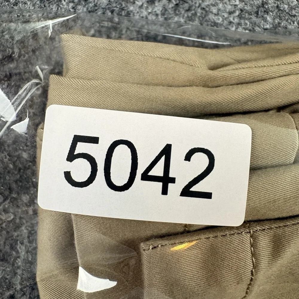 Banana Republic Slim Fit Pants Mens 35x32  Khaki Chino Preppy Ivy League Office